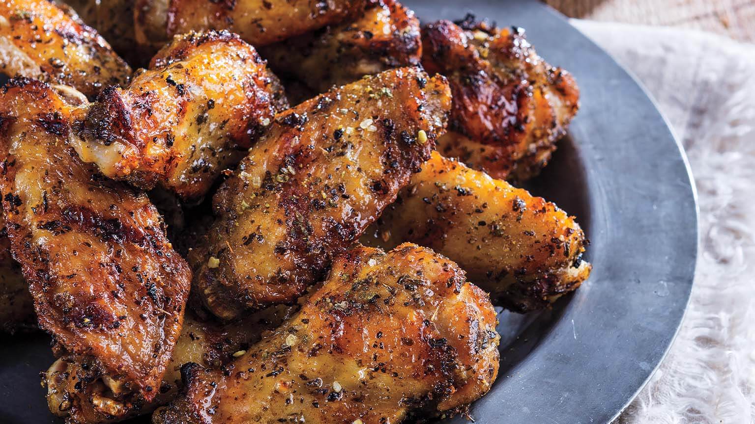 Seasoned Wings with Sriracha-BBQ Sauce